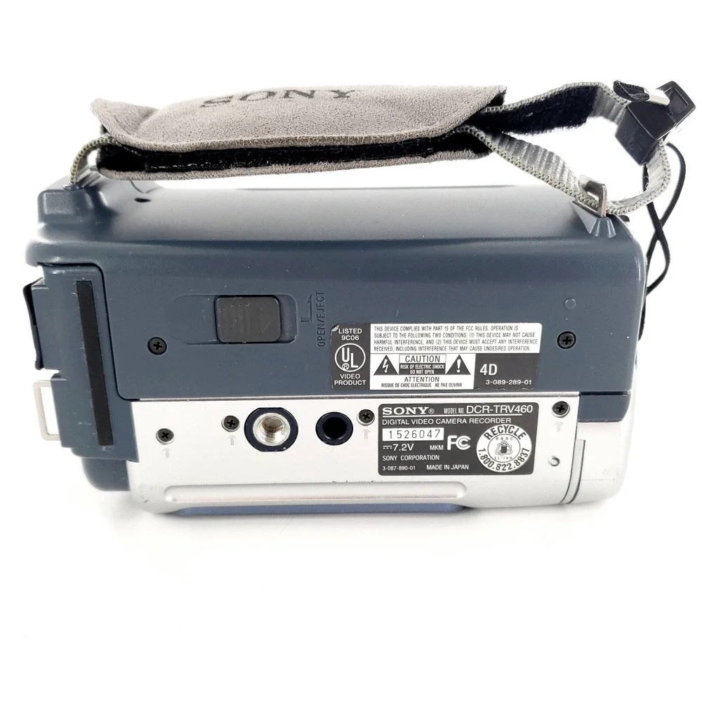 Sony Handycam DCR-TRV460 Digital8 Hi8 Camcorder Silver w/ Battery Charger Tested